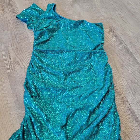 Gorgeous Green Sequin Dress - Picture 1 of 5
